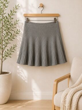 H&M Wool Blend‎ Flared Mini Skirt Sz M Ribbed Twee Girlie Light Academia Twirl
